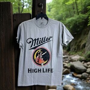 Miller High Life Girl On Moon Men T-Shirt‎ Size M Beer Tee Short Sleeves